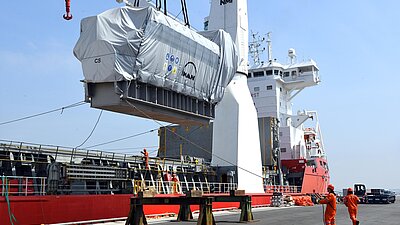 Rhenus transports 13 power generators to Turkey for a floating power station