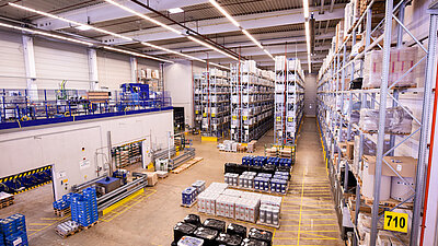 Rhenus Warehousing Solutions se presenta en +Industry como partner de la industria en soluciones de almacenamiento 
